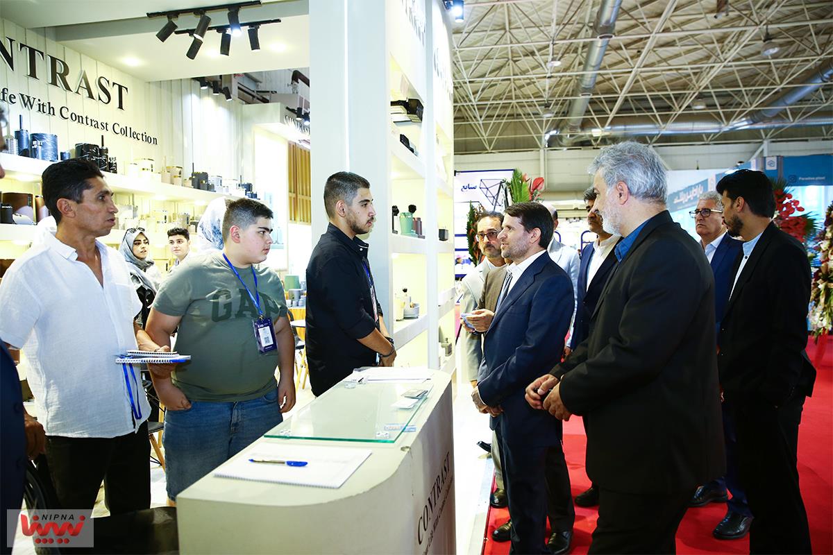بازدید دکتر حسن عباس زاده معاون وزیر نفت و مدیرعامل شرکت ملی صنایع پتروشیمی در روز سوم از نوزدهمین نمایشگاه بین المللی ایران پلاست 25