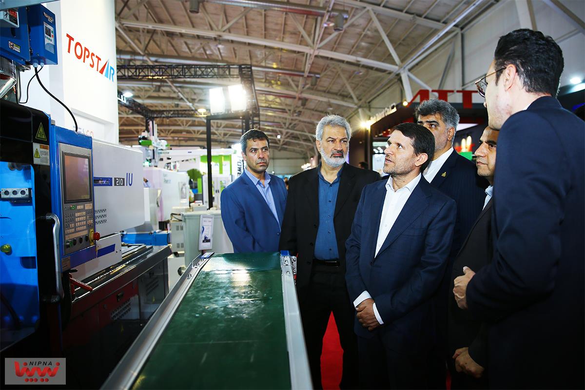 بازدید دکتر حسن عباس زاده معاون وزیر نفت و مدیرعامل شرکت ملی صنایع پتروشیمی در روز سوم از نوزدهمین نمایشگاه بین المللی ایران پلاست 22