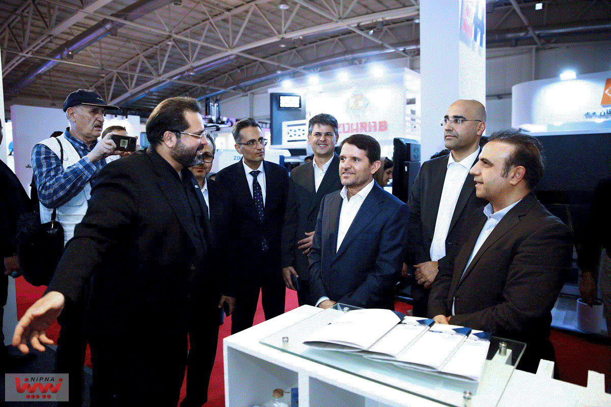 بازدید دکتر حسن عباس زاده معاون وزیر نفت و مدیرعامل شرکت ملی صنایع پتروشیمی در روز سوم از نوزدهمین نمایشگاه بین المللی ایران پلاست 16