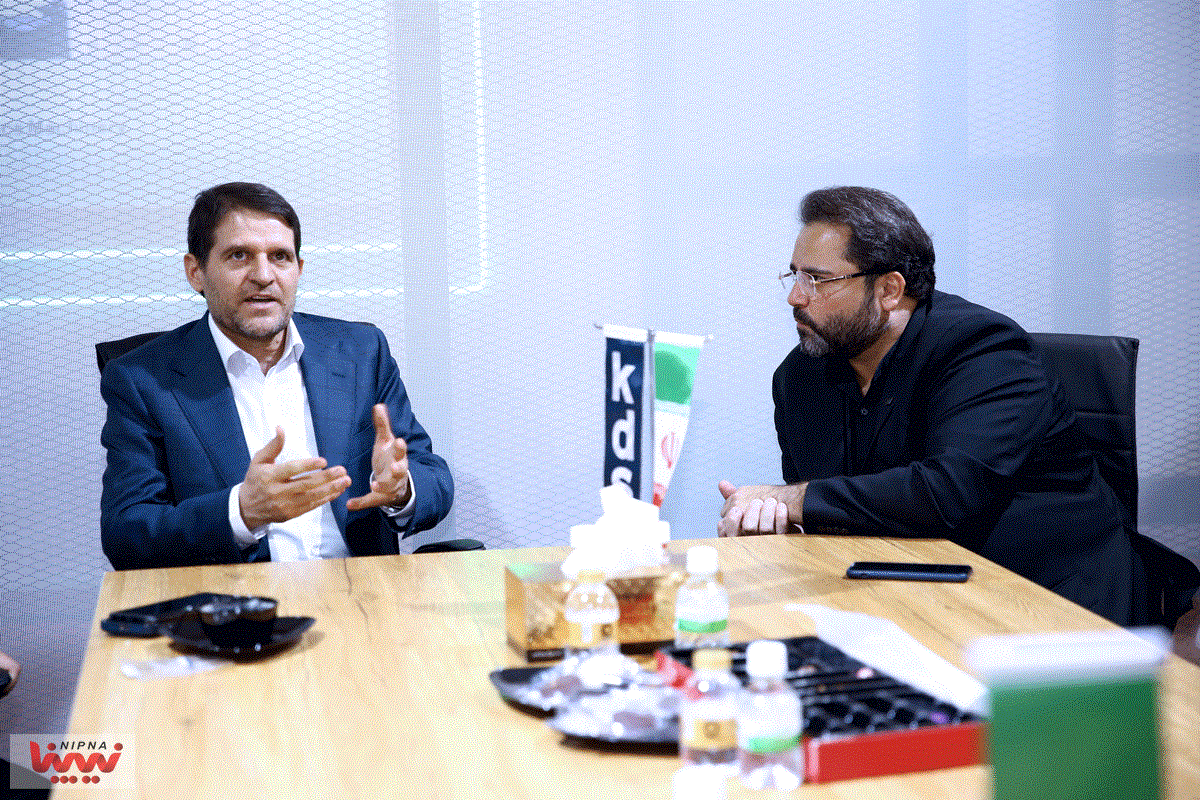 بازدید دکتر حسن عباس زاده معاون وزیر نفت و مدیرعامل شرکت ملی صنایع پتروشیمی در روز سوم از نوزدهمین نمایشگاه بین المللی ایران پلاست 15