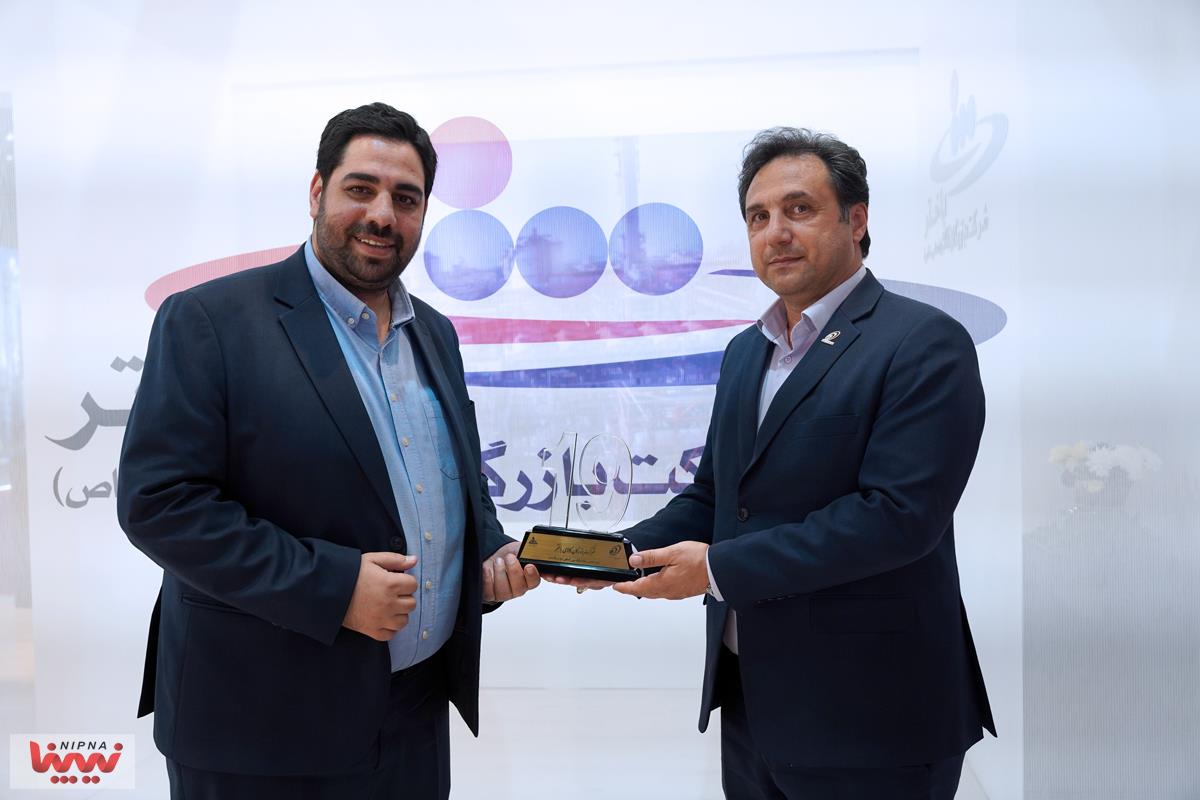 اهدای تندیس یادبود نوزدهمین نمایشگاه بین المللی ایران پلاست به حامیان نمایشگاه 3