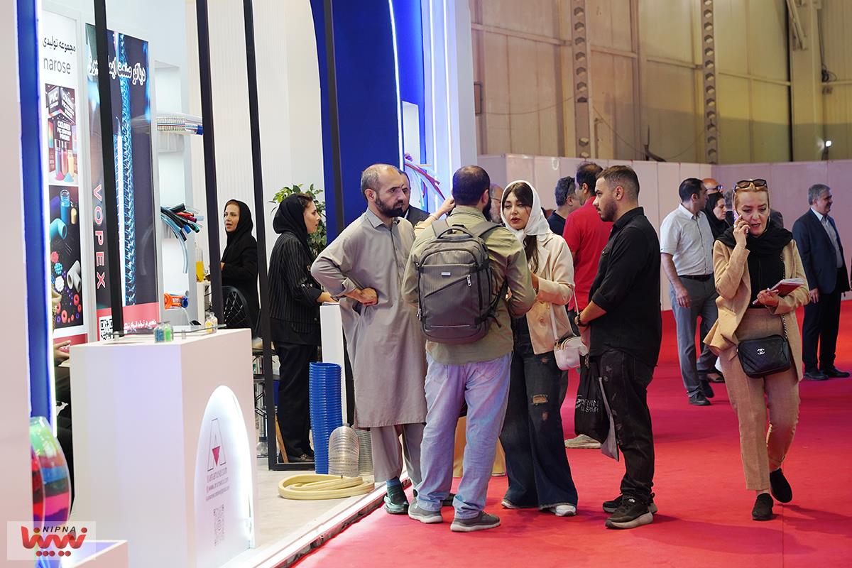 گزارش تصویری از سالن 8 و 9 در دومین روز از نوزدهمین نمایشگاه بین المللی ایران پلاست 41