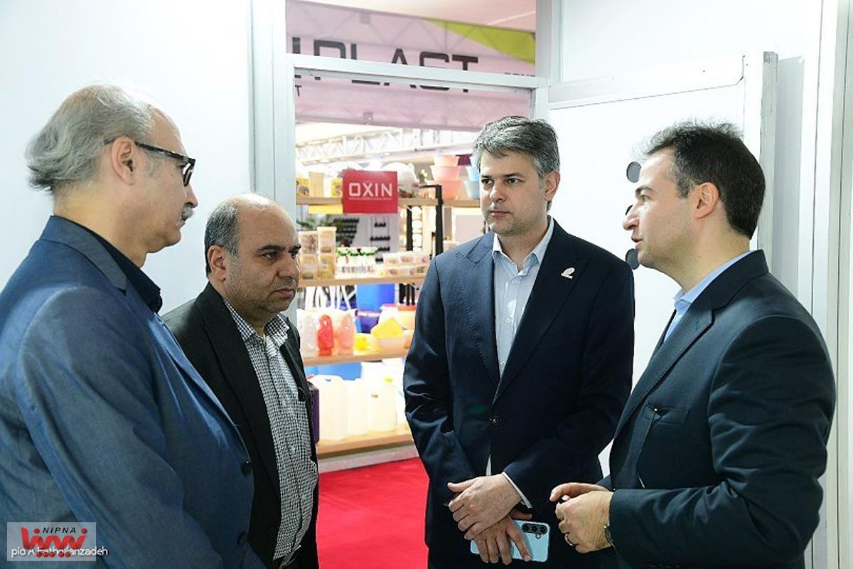 گزارش تصویری از سالن 8 و 9 در دومین روز از نوزدهمین نمایشگاه بین المللی ایران پلاست 30