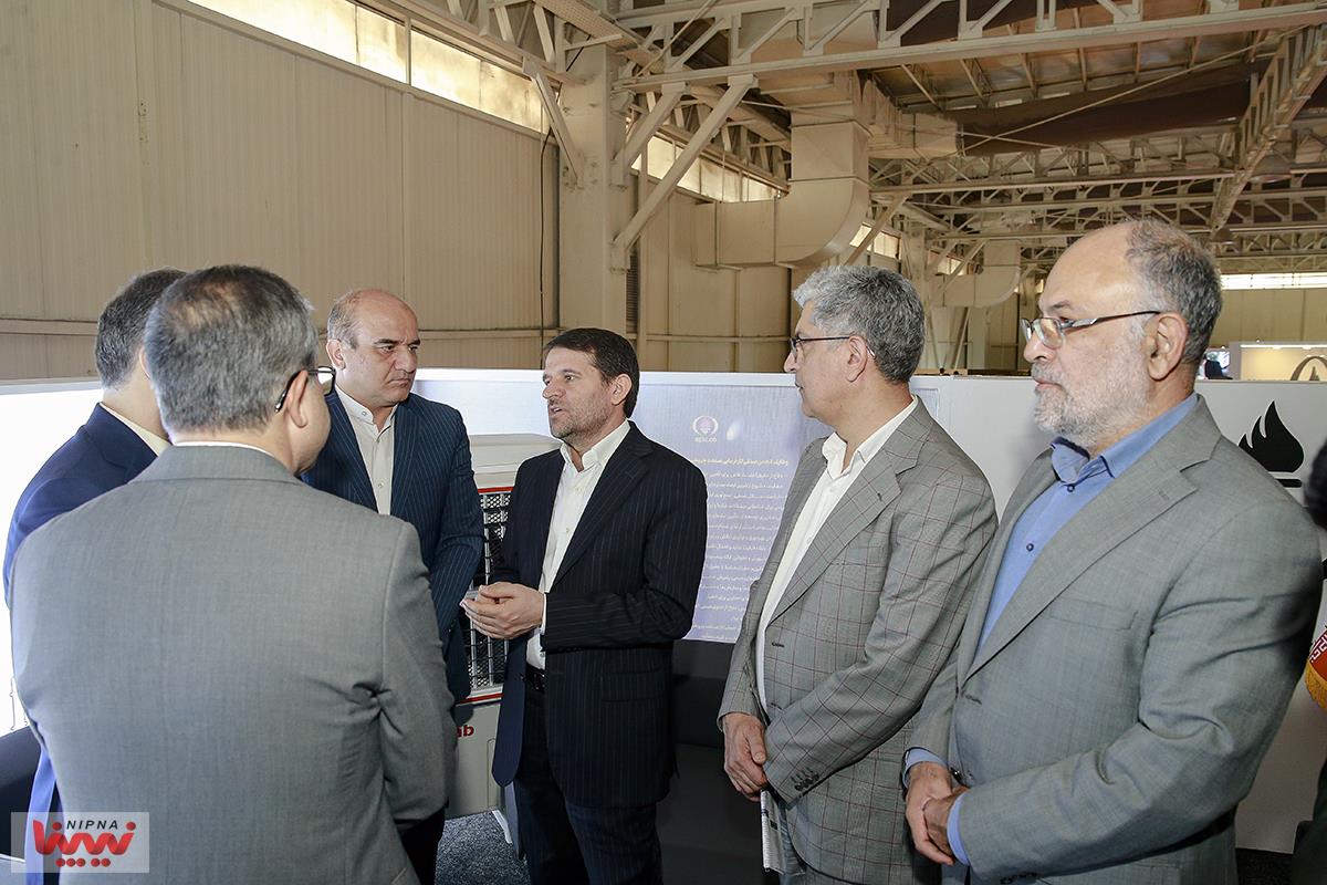 بازدید مدیرعامل شرکت ملی صنایع پتروشیمی از سالن 8 و 9 و غرفه NPC 20