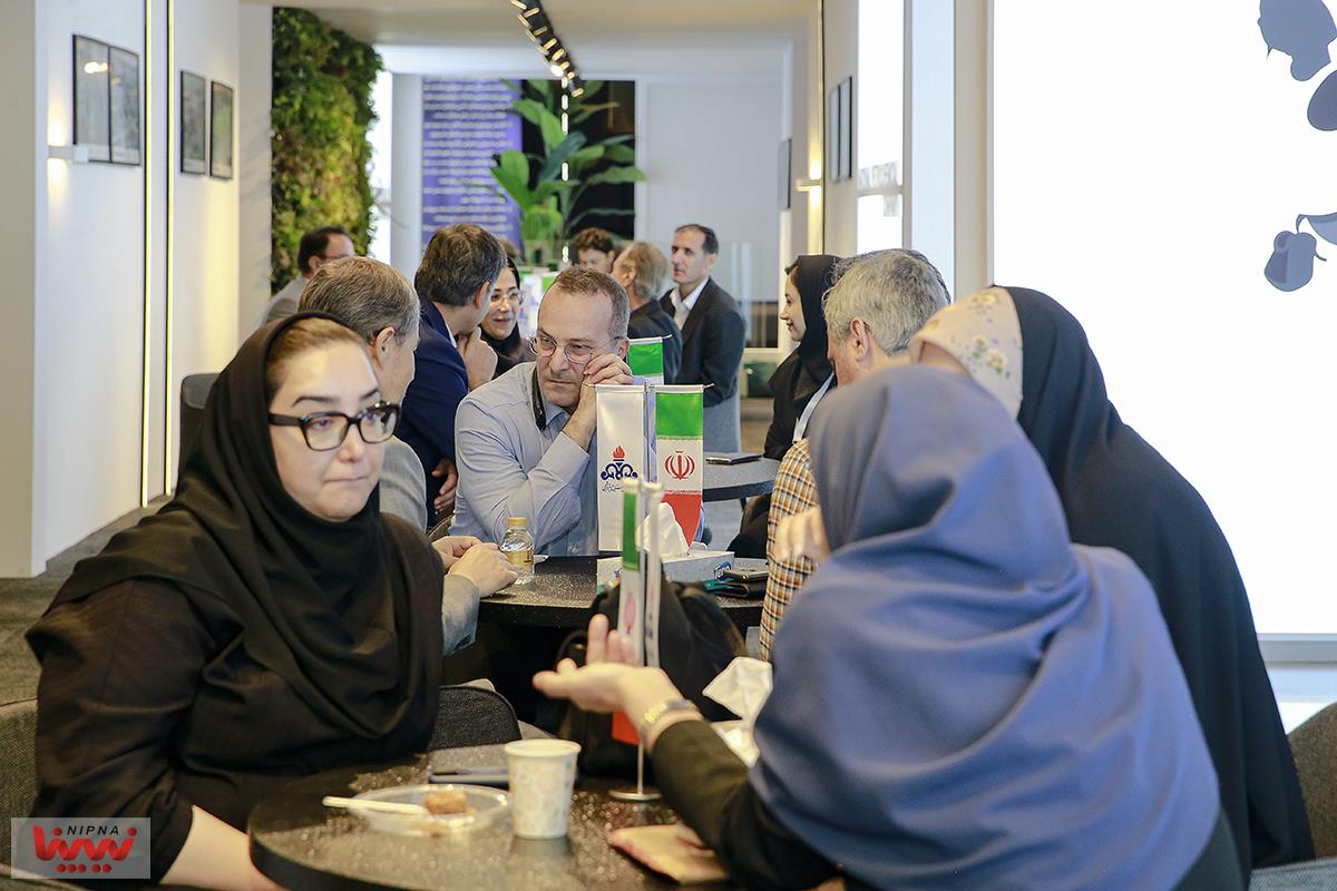 بازدید مدیرعامل شرکت ملی صنایع پتروشیمی از سالن 8 و 9 و غرفه NPC 17