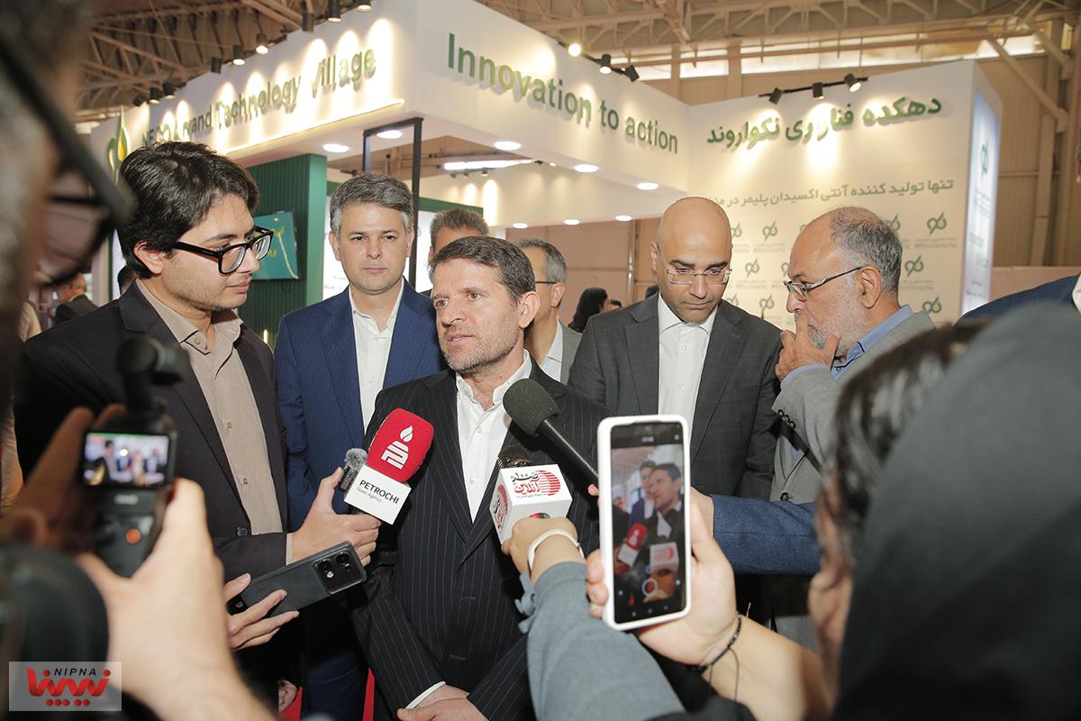 بازدید مدیرعامل شرکت ملی صنایع پتروشیمی از سالن 8 و 9 و غرفه NPC 2
