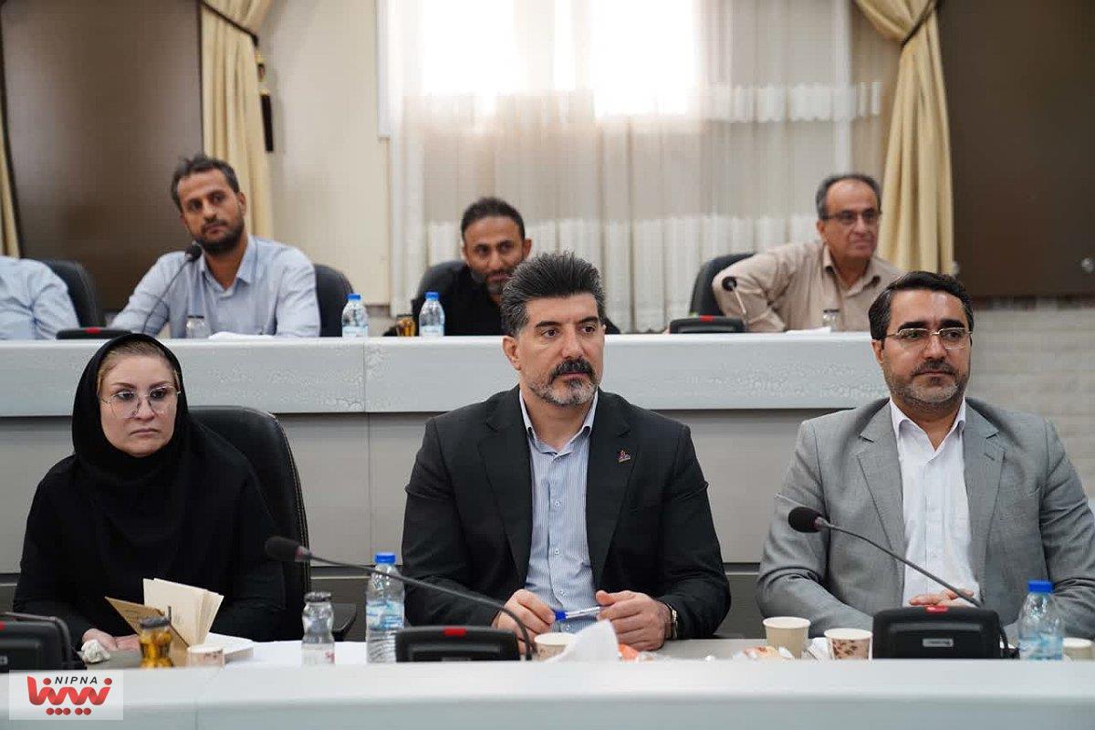 برگزاری میز خدمت در منطقه ویژه اقتصادی پتروشیمی با حضور مدیر منابع انسانی شرکت ملی صنایع پتروشیمی 11