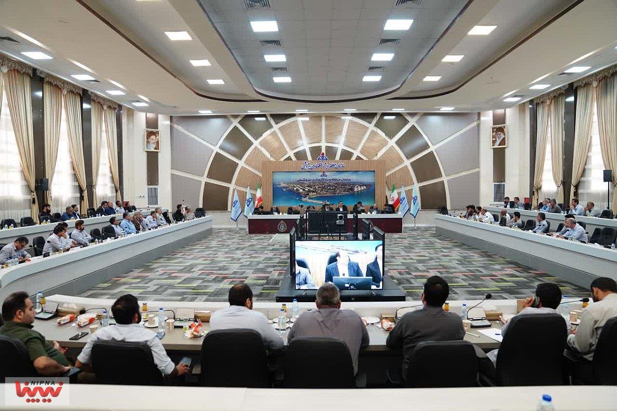 برگزاری میز خدمت در منطقه ویژه اقتصادی پتروشیمی با حضور مدیر منابع انسانی شرکت ملی صنایع پتروشیمی 9