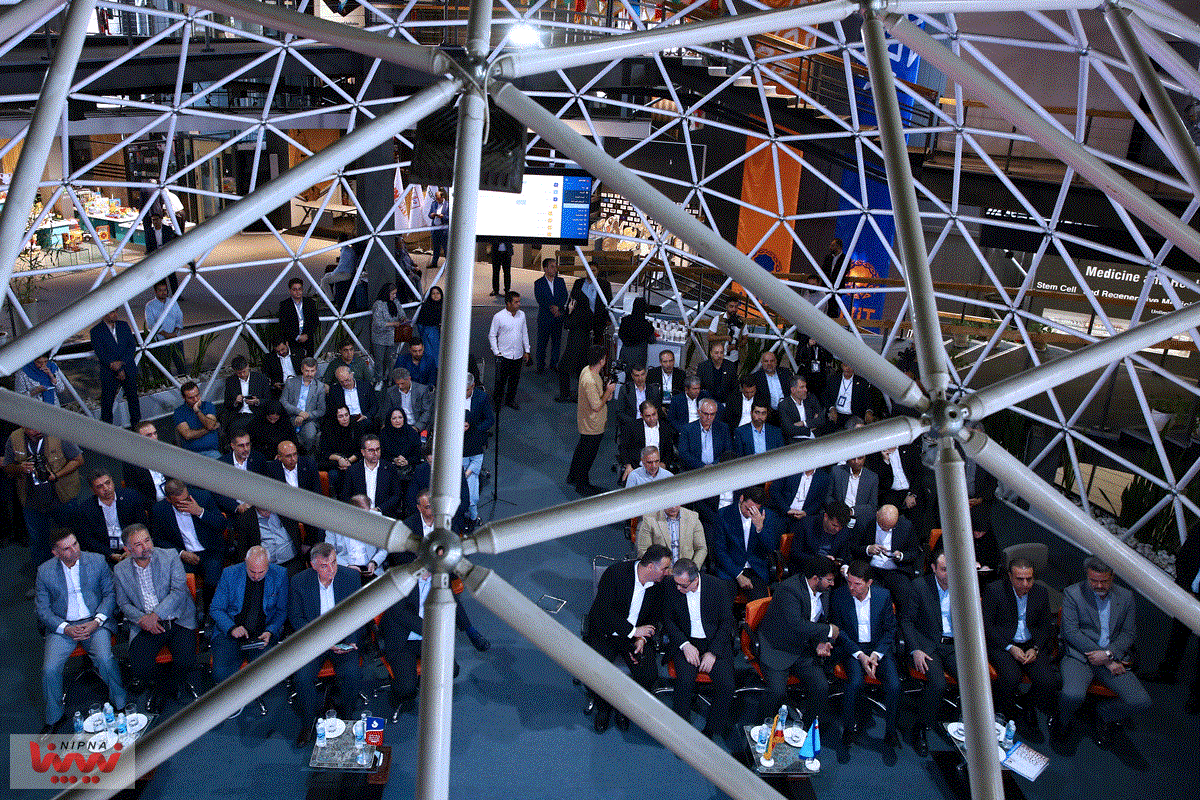 رونمایی از سامانه سماپ با حضور مدیرعامل شرکت ملی صنایع پتروشیمی 38