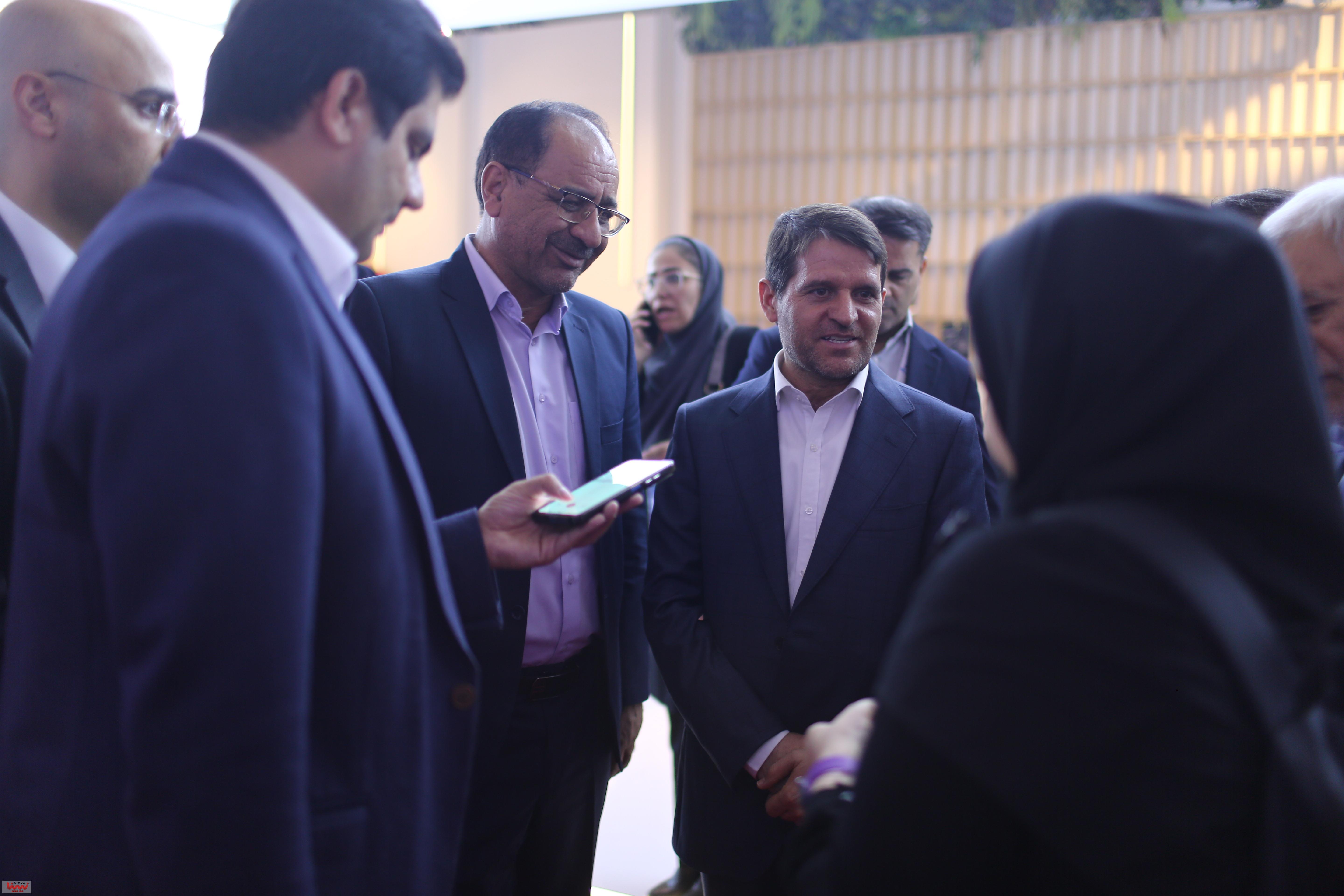 بازدید معاون وزیر نفت و مدیرعامل شرکت ملی صنایع پتروشیمی از سالن 8 و 9 و غرفه NPC 42