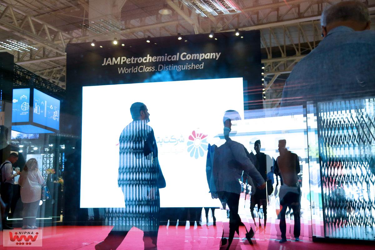 بازدید معاون وزیر نفت و مدیرعامل شرکت ملی صنایع پتروشیمی از سالن 8 و 9 و غرفه NPC 39