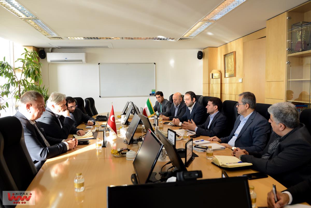 دیدار مدیرعامل شرکت ملی صنایع پتروشیمی با هیات اقتصادی و نماینده مجلس ترکیه 7