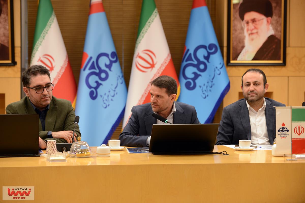 نشست بررسی نحوه حضور صنعت پتروشیمی در بیست و نهمین دوره نمایشگاه روپلاستیکا در روسیه 19