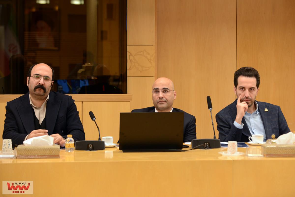 نشست بررسی نحوه حضور صنعت پتروشیمی در بیست و نهمین دوره نمایشگاه روپلاستیکا در روسیه 12