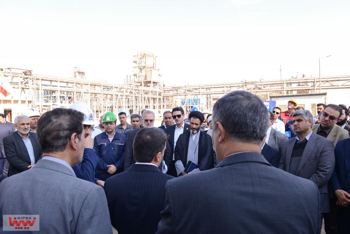 بازدید معاون وزیر نفت و مدیرعامل شرکت ملی صنایع پتروشیمی از شرکت پژوهش و فناوری ماهشهر 22