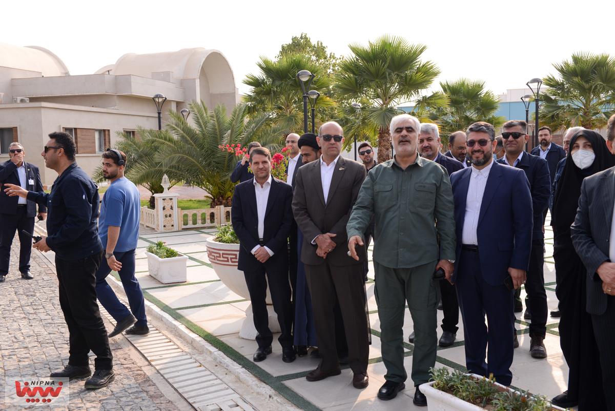 گزارش تصویری بازدید معاون وزیر نفت و مدیرعامل شرکت ملی صنایع پتروشیمی از بیدبلند خلیج فارس 45