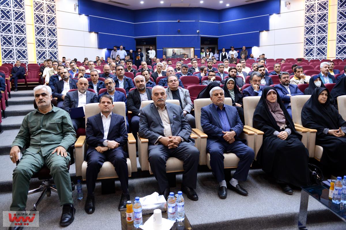 گزارش تصویری بازدید معاون وزیر نفت و مدیرعامل شرکت ملی صنایع پتروشیمی از بیدبلند خلیج فارس 31