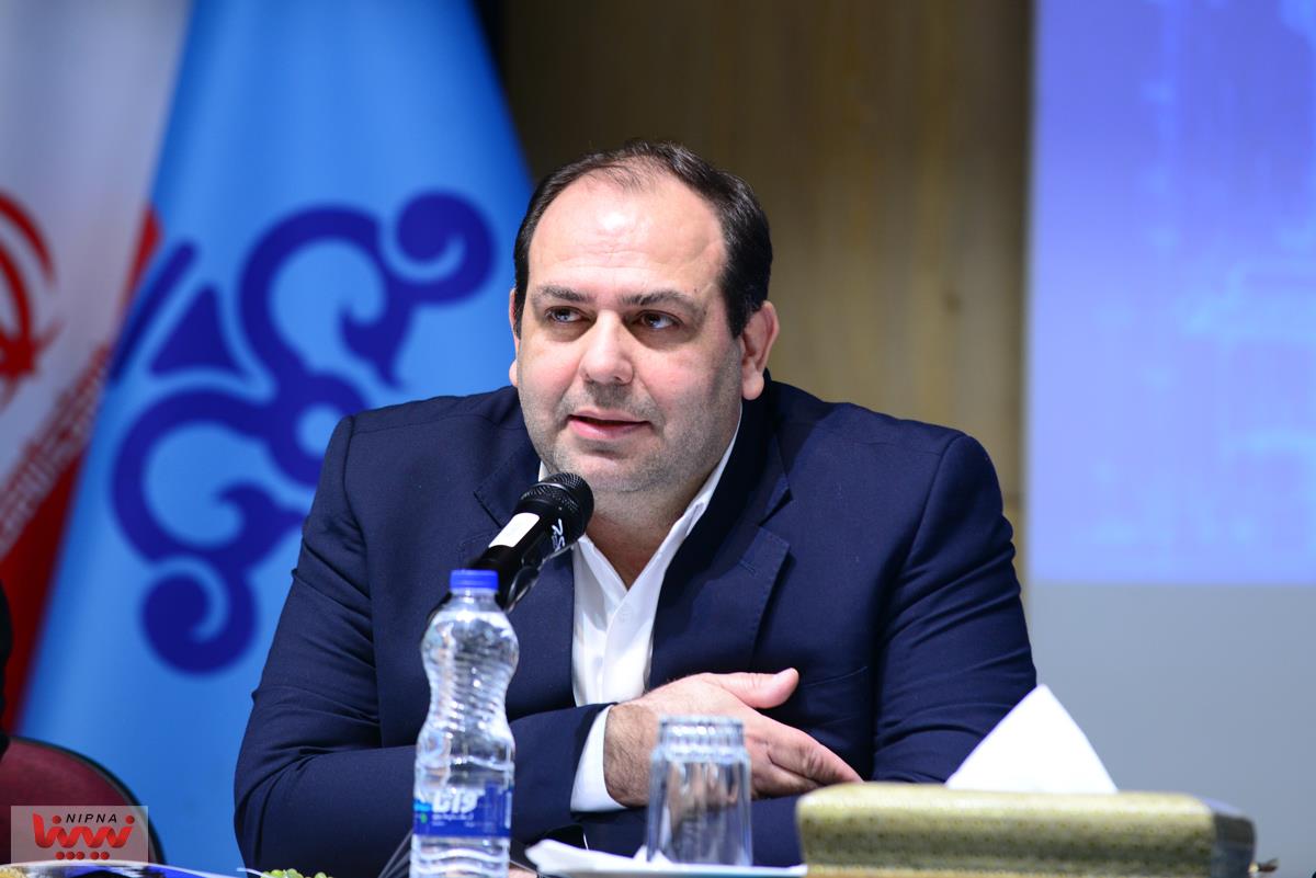 ملاقات عمومی و جلسه پرسش و پاسخ معاون وزیر نفت و مدیرعامل شرکت ملی صنایع پتروشیمی و مدیران  شرکت با کارکنان 16