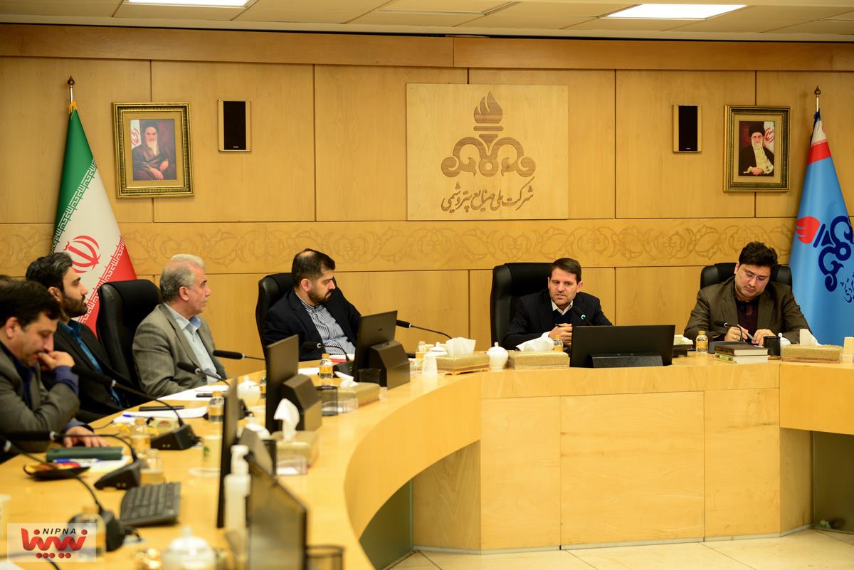 نشست هم اندیشی امور حقوقی شرکت ملی صنایع پتروشیمی با بازرسی کل کشور 13