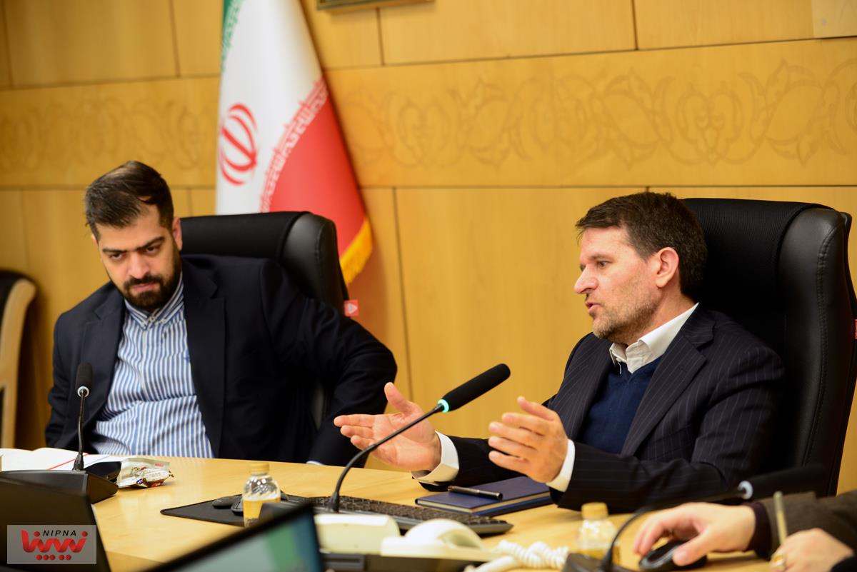 نشست هم اندیشی امور حقوقی شرکت ملی صنایع پتروشیمی با بازرسی کل کشور 9