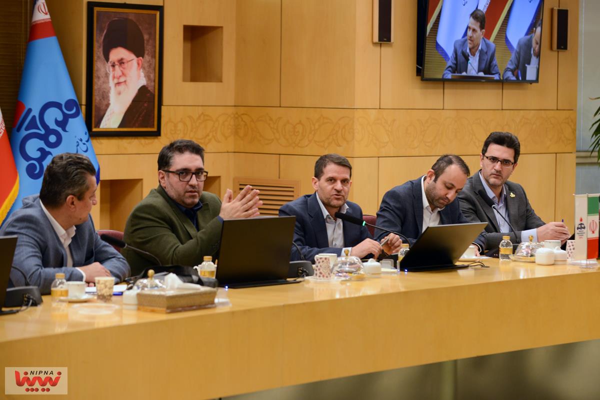 نشست بررسی نحوه حضور صنعت پتروشیمی در بیست و نهمین دوره نمایشگاه روپلاستیکا در روسیه