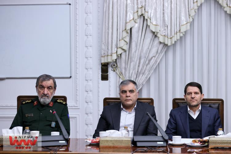 تصویب حکمیت شرکت ملی صنایع پتروشیمی در تعیین قیمت خدمات جانبی صنعت پتروشیمی از سوی شورای عالی هماهنگی اقتصادی سران قوا 3