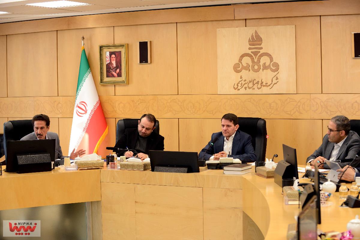 گزارش تصویری نشست رفع موانع و پیگیری چالش های صنعت پتروشیمی 14