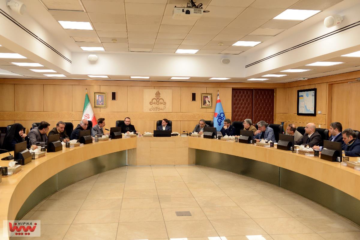 گزارش تصویری نشست رفع موانع و پیگیری چالش های صنعت پتروشیمی 12