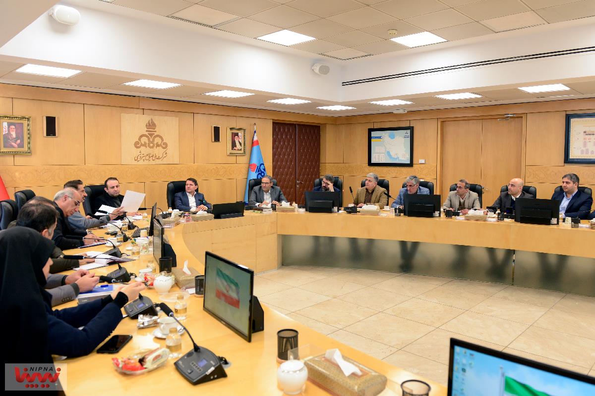 گزارش تصویری نشست رفع موانع و پیگیری چالش های صنعت پتروشیمی 11