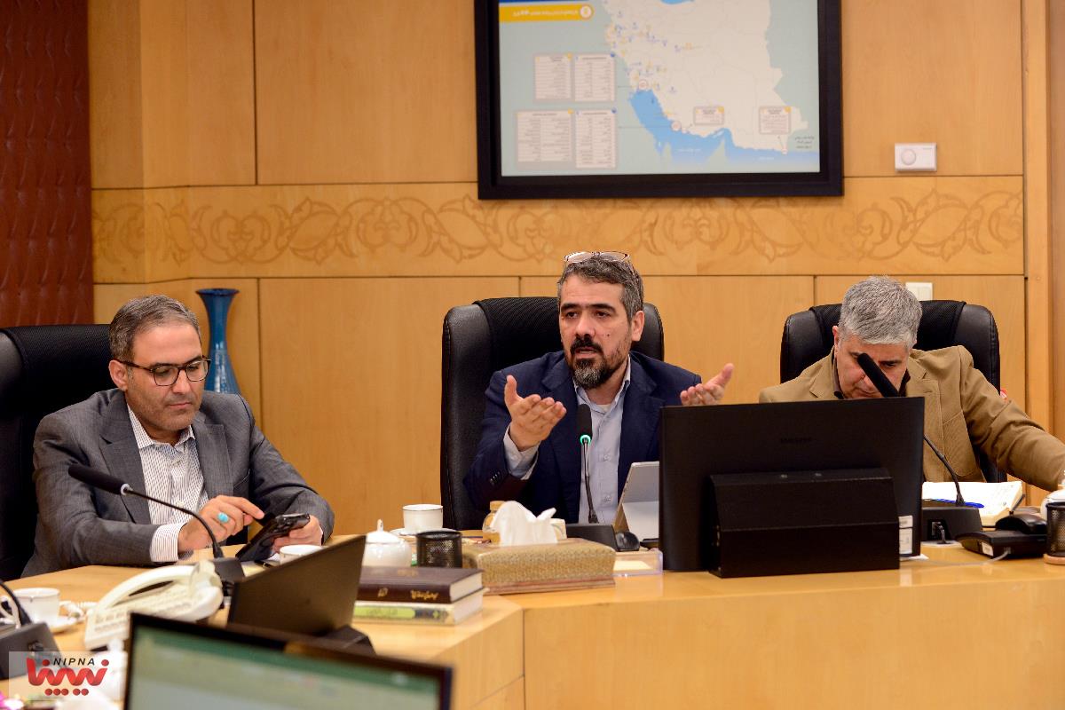 گزارش تصویری نشست رفع موانع و پیگیری چالش های صنعت پتروشیمی 4