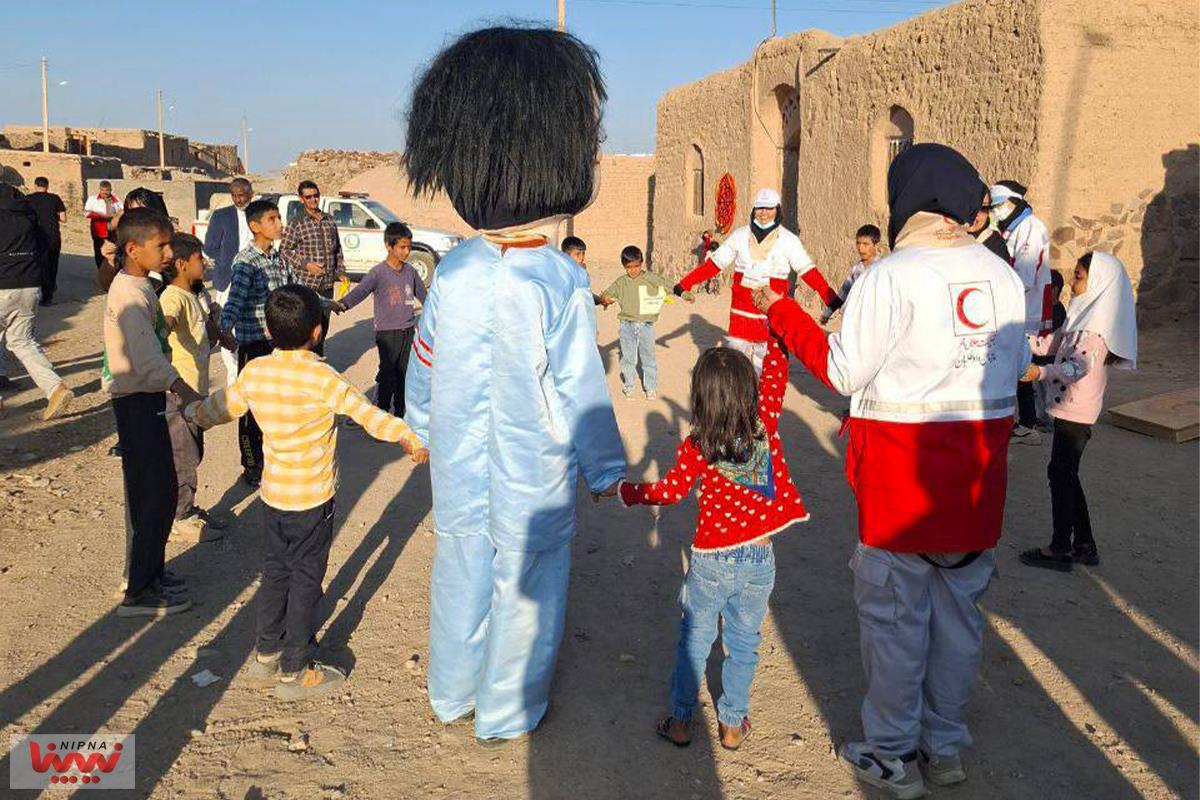 اردوی جهادی خدمات درمانی و توزیع بسته های بهداشتی در جنوب استان سیستان و بلوچستان 15
