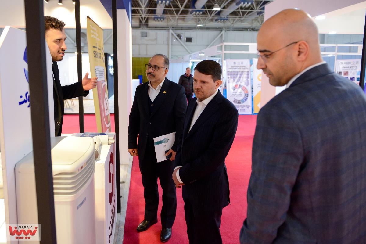 بازدید معاون وزیر نفت و مدیرعامل شرکت ملی صنایع پتروشیمی از نمایشگاه چرخه انرژی 22