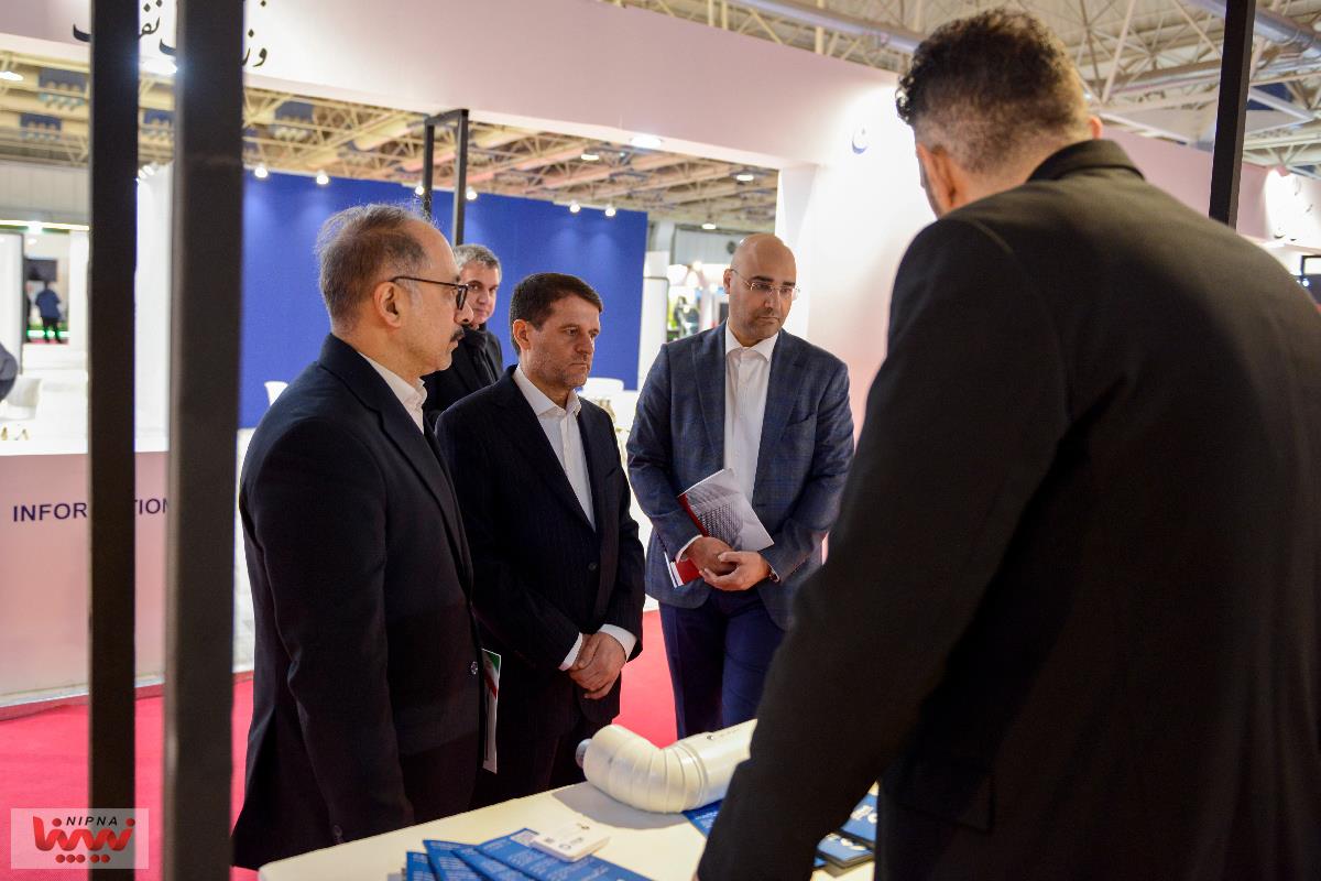 بازدید معاون وزیر نفت و مدیرعامل شرکت ملی صنایع پتروشیمی از نمایشگاه چرخه انرژی 20