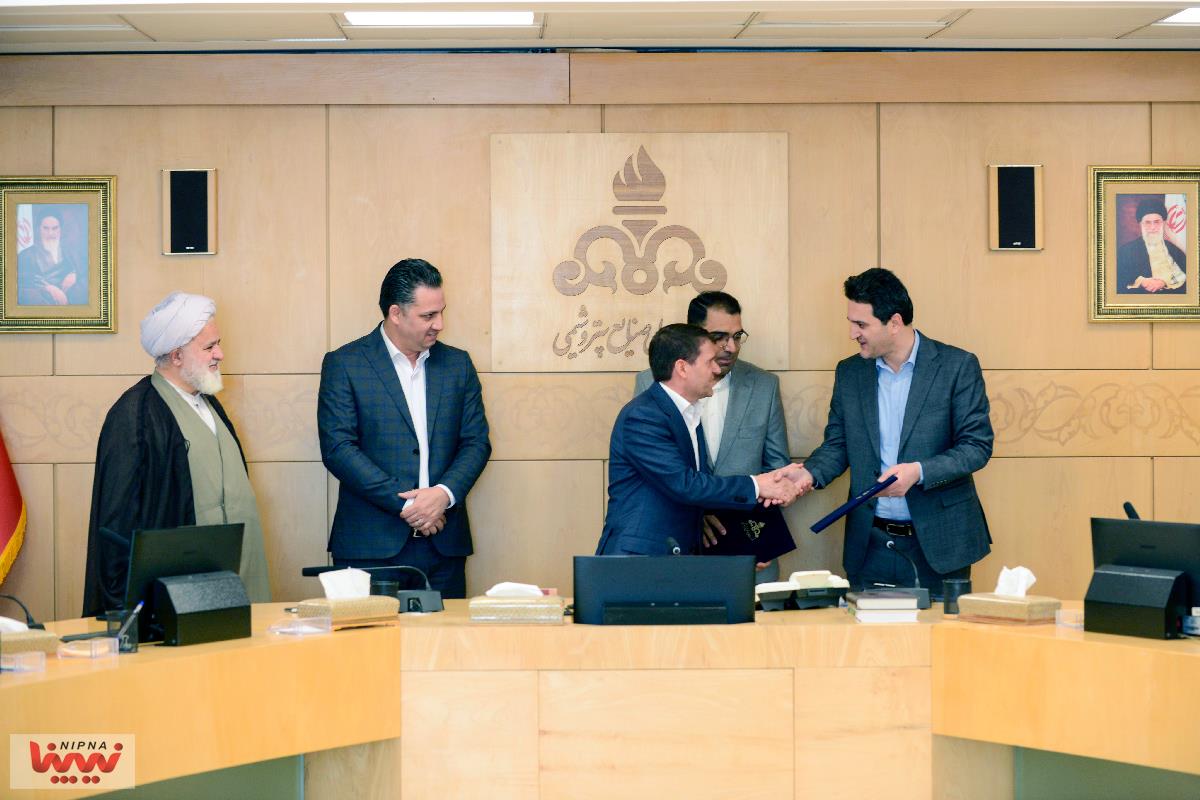 آیین تکریم و معارفه سرپرست روابط عمومی شرکت ملی صنایع پتروشیمی 8