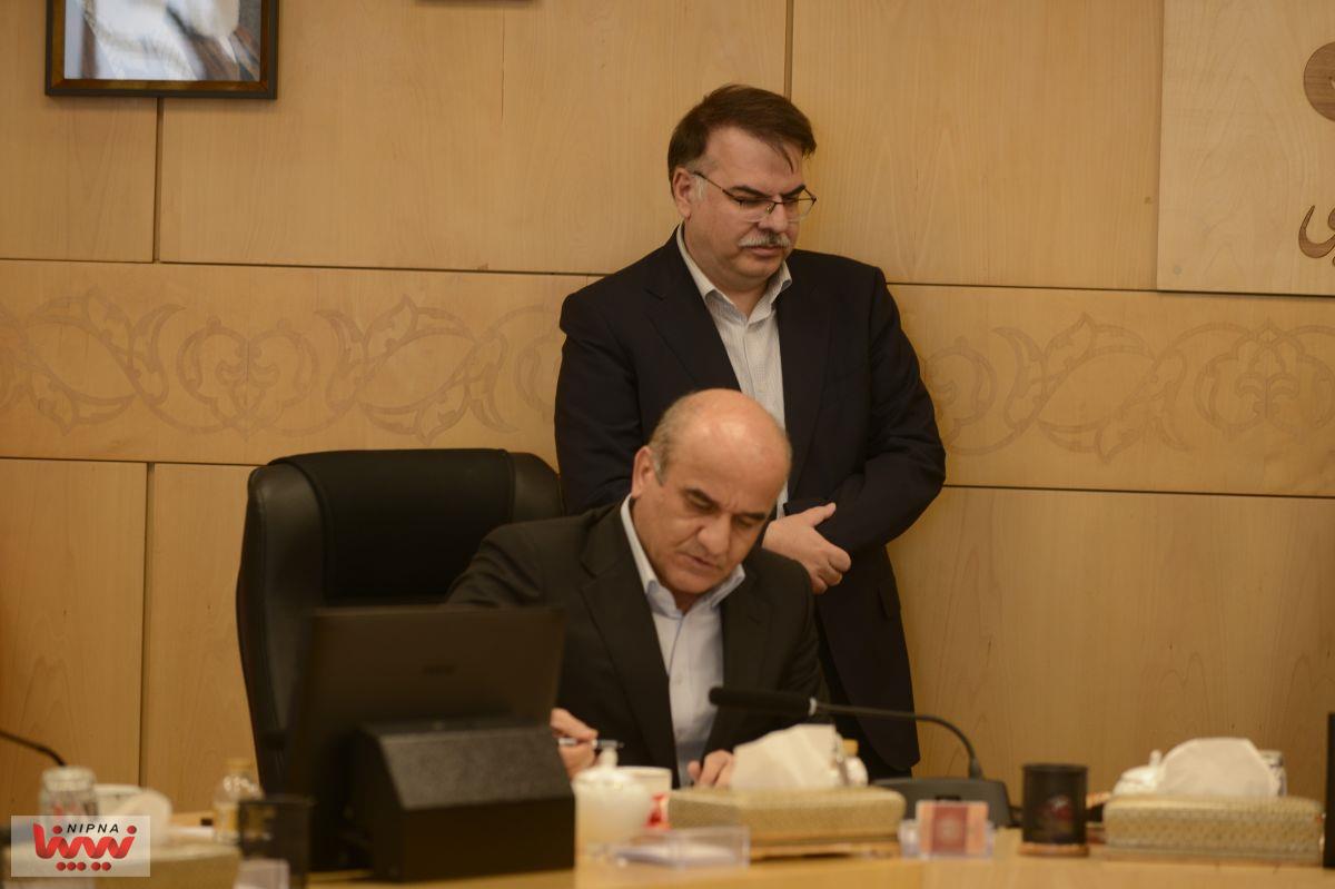 تفاهم‌نامه سه‌جانبه استقرار نظام حکمرانی داده‌ مبنا در شرکت ملی صنایع پتروشیمی امضا شد 27