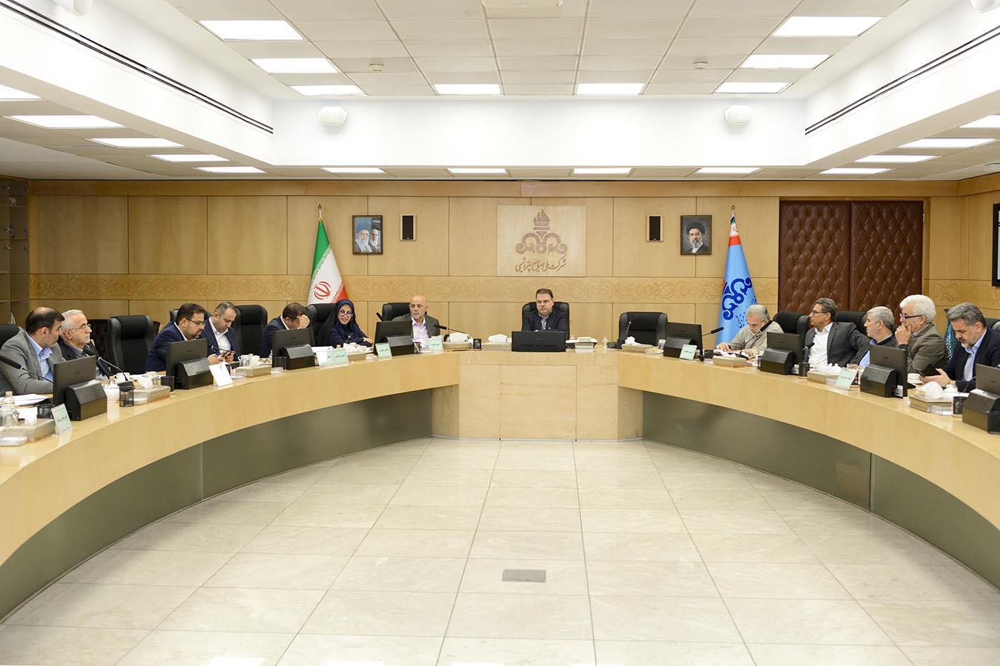 لزوم استفاده از تمام ظرفیت های موجود برای تامین نیازهای فناورانه صنعت پتروشیمی